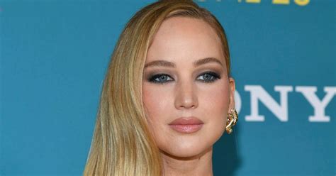 jenifer lawrence full frontal|Jennifer Lawrence Goes Full Frontal Nude in ‘No Hard。